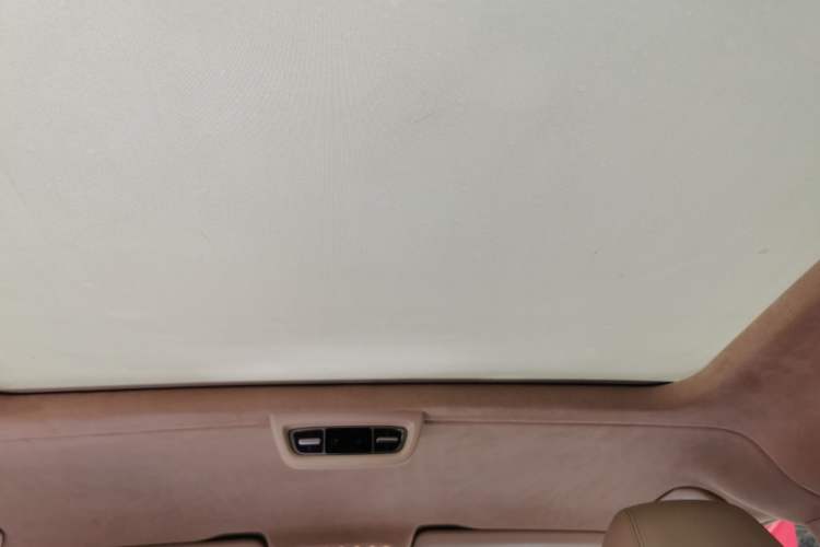 Used Mercedes-Benz V-Class 2016 V 260 Prestige Edition Headliner