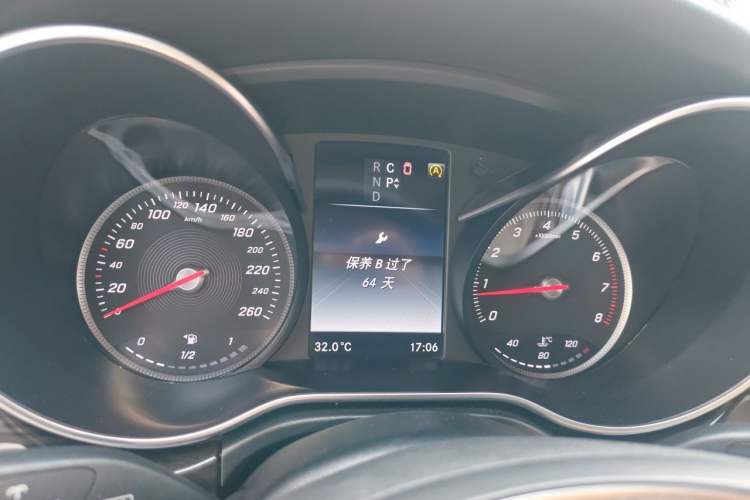 Used Mercedes-Benz V-Class 2016 V 260 Avantgarde Edition Instrument Cluster