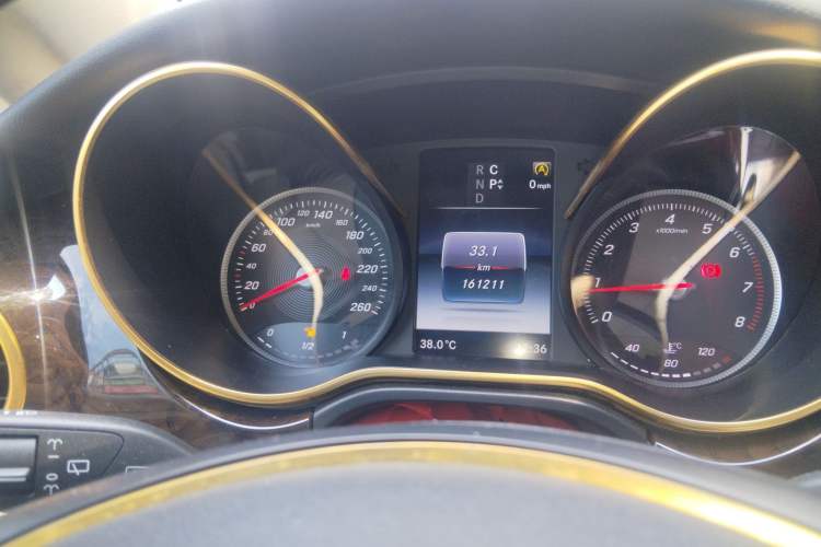 Used Mercedes-Benz V-Class 2016 V 260 L Prestige Extended Edition Instrument Cluster