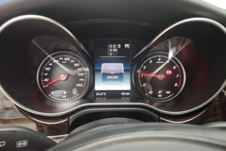 Used Mercedes-Benz V-Class 2016 V 260 L Prestige Extended Edition Instrument Cluster