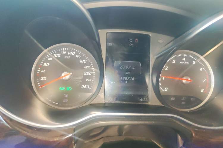 Used Mercedes-Benz V-Class 2016 V 260 Prestige Edition Instrument Cluster