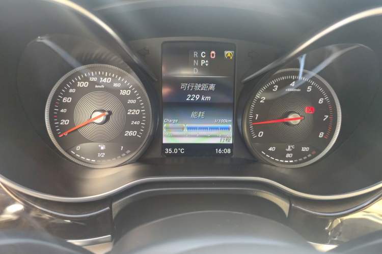 Used Mercedes-Benz V-Class 2016 V 260 L Prestige Extended Edition Instrument Cluster