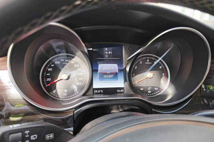 Used Mercedes-Benz V-Class 2016 V 260 Avantgarde Edition Instrument Cluster