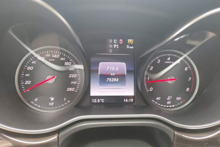 Used Mercedes-Benz V-Class 2016 V 260 Avantgarde Edition Instrument Cluster