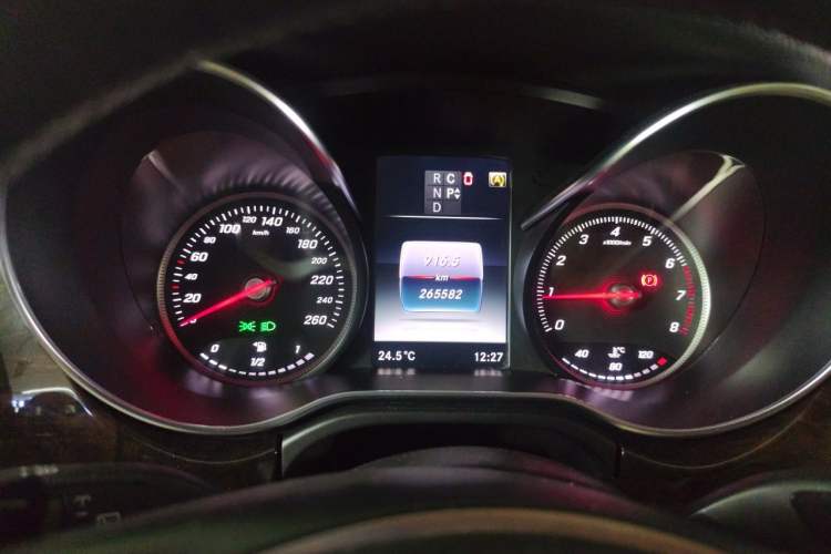 Used Mercedes-Benz V-Class 2016 V 260 L Prestige Extended Edition Instrument Cluster