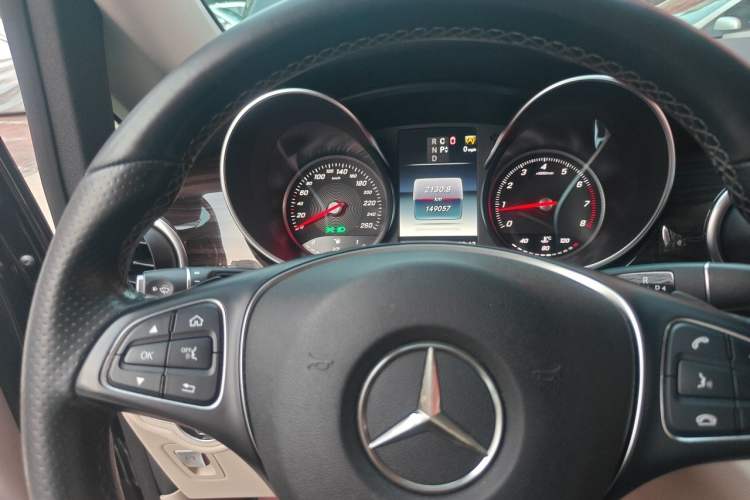 Used Mercedes-Benz V-Class 2016 V 260 Avantgarde Edition Instrument Cluster