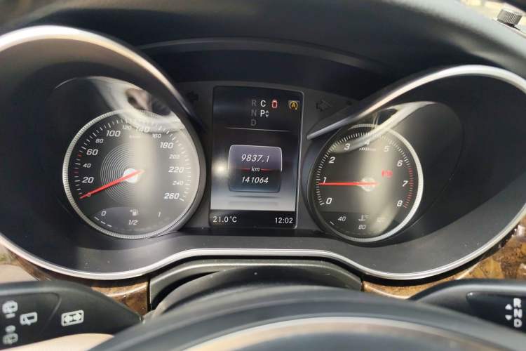Used Mercedes-Benz V-Class 2016 V 260 L Prestige Extended Edition Instrument Cluster