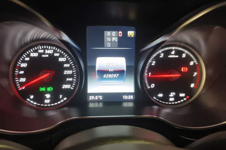 Used Mercedes-Benz V-Class 2016 V 260 Prestige Edition Instrument Cluster
