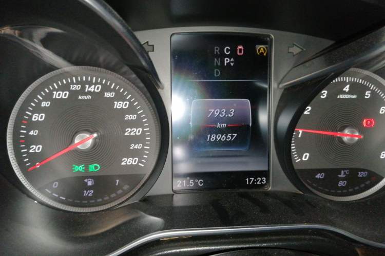 Used Mercedes-Benz V-Class 2016 V 260 L Prestige Extended Edition Instrument Cluster