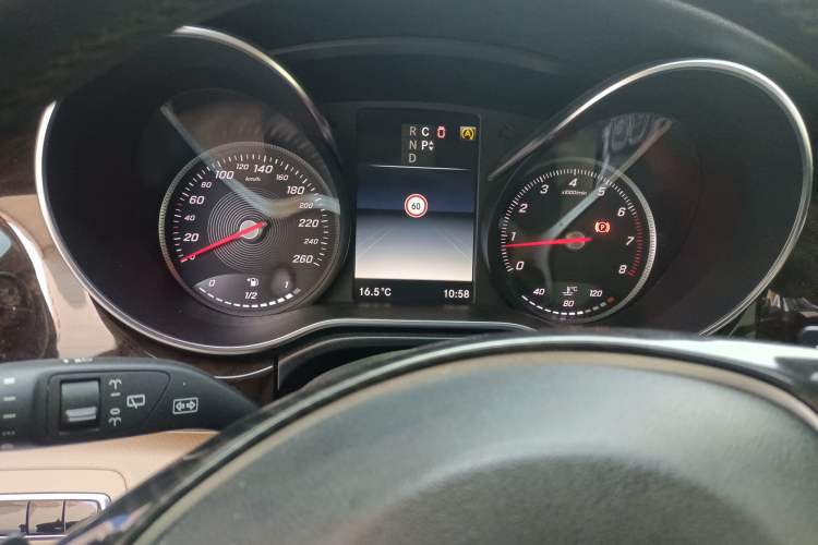 Used Mercedes-Benz V-Class 2016 V 260 L Prestige Extended Edition Instrument Cluster