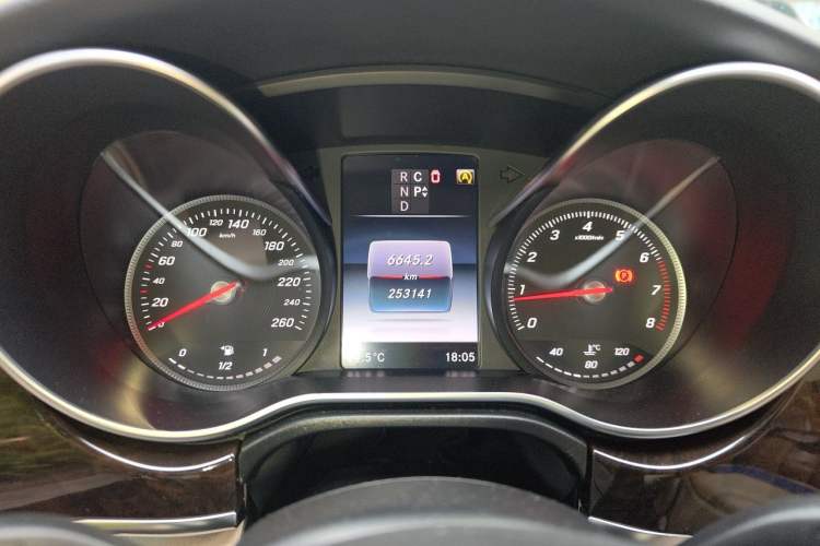 Used Mercedes-Benz V-Class 2016 V 260 Prestige Edition Instrument Cluster