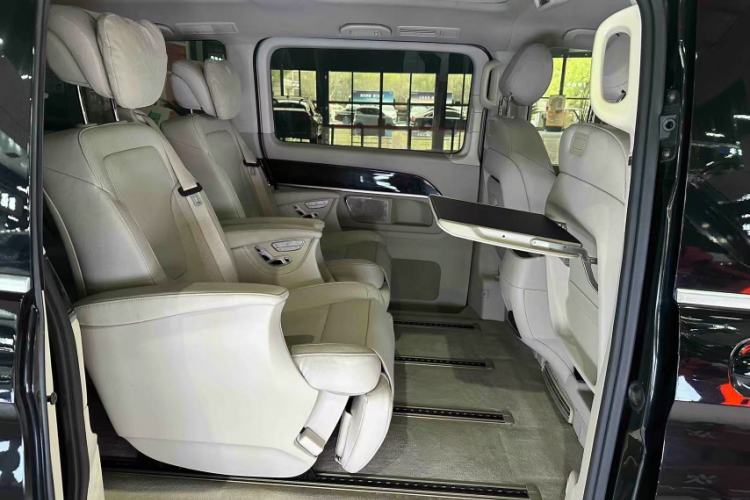 Used Mercedes-Benz V-Class 2016 V 260 Prestige Edition Interior 11