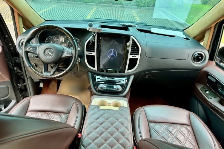 Used Mercedes-Benz V-Class 2016 V250 2.0T U.S. Spec Interior 2