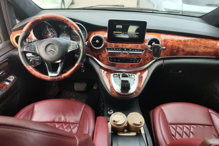 Used Mercedes-Benz V-Class 2016 V 260 L Prestige Extended Edition Interior 2