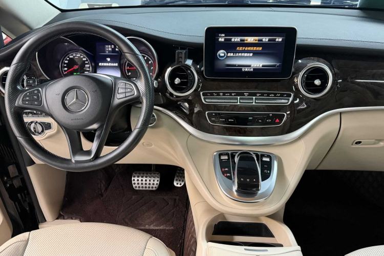 Used Mercedes-Benz V-Class 2016 V 260 L Prestige Extended Edition Interior 2