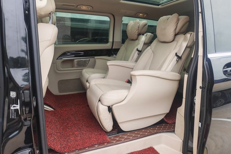 Used Mercedes-Benz V-Class 2016 V 260 L Prestige Extended Edition Interior 2