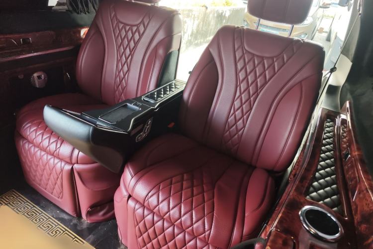 Used Mercedes-Benz V-Class 2016 V 260 L Prestige Extended Edition Interior 4