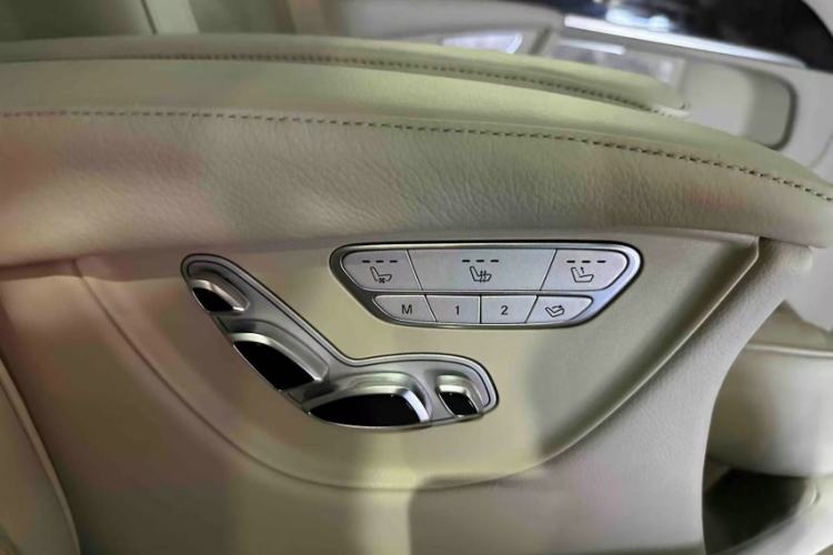Used Mercedes-Benz V-Class 2016 V 260 Prestige Edition Interior 4