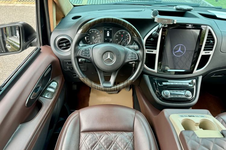 Used Mercedes-Benz V-Class 2016 V250 2.0T U.S. Spec Interior 5