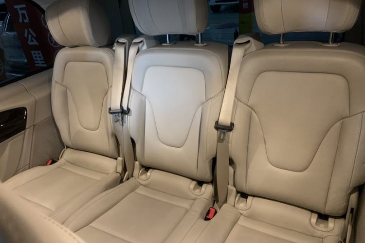 Used Mercedes-Benz V-Class 2016 V 260 Avantgarde Edition Interior 5