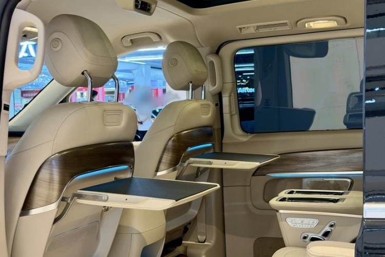 Used Mercedes-Benz V-Class 2016 V 260 Avantgarde Edition Interior 5