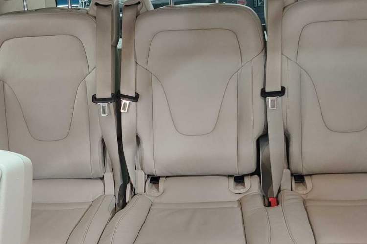Used Mercedes-Benz V-Class 2016 V 260 L Prestige Extended Edition Interior 7