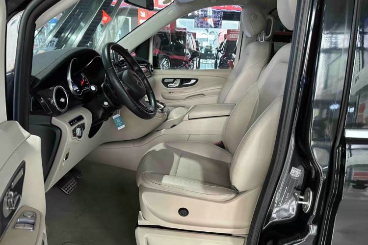 Used Mercedes-Benz V-Class 2016 V 260 Prestige Edition Interior 7