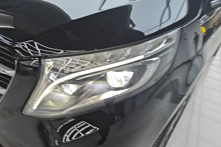 Used Mercedes-Benz V-Class 2016 V 260 L Prestige Extended Edition Left Front Headlight