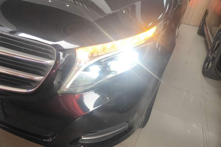 Used Mercedes-Benz V-Class 2016 V 260 L Prestige Extended Edition Left Front Headlight
