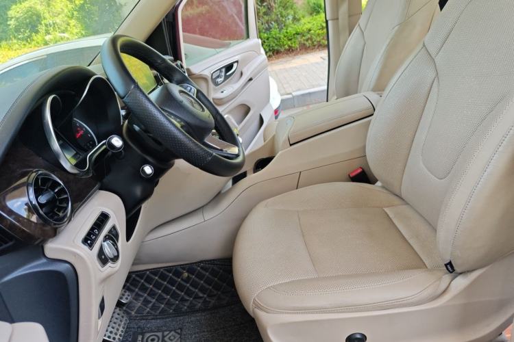 Used Mercedes-Benz V-Class 2016 V 260 Prestige Edition Left Front Seat
