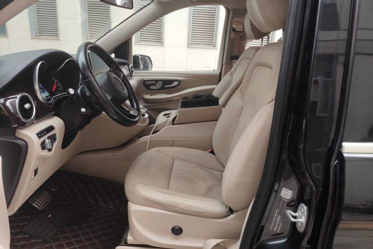 Used Mercedes-Benz V-Class 2016 V 260 L Prestige Extended Edition Left Front Seat