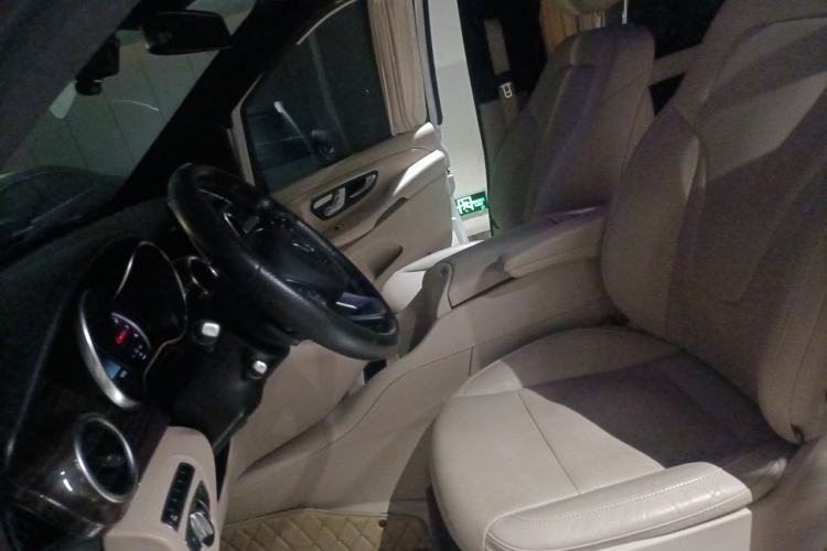 Used Mercedes-Benz V-Class 2016 V 260 Avantgarde Edition Left Front Seat