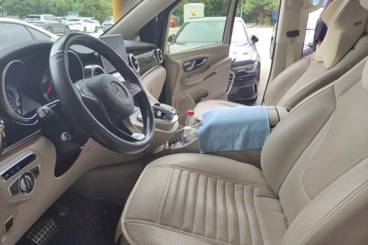 Used Mercedes-Benz V-Class 2016 V 260 Prestige Edition Left Front Seat