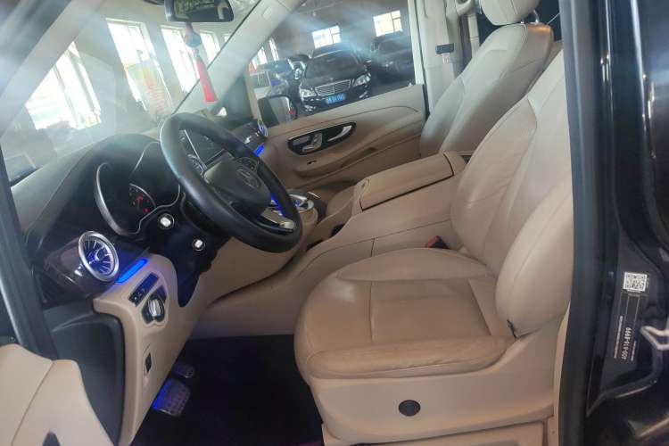 Used Mercedes-Benz V-Class 2016 V 260 Prestige Edition Left Front Seat