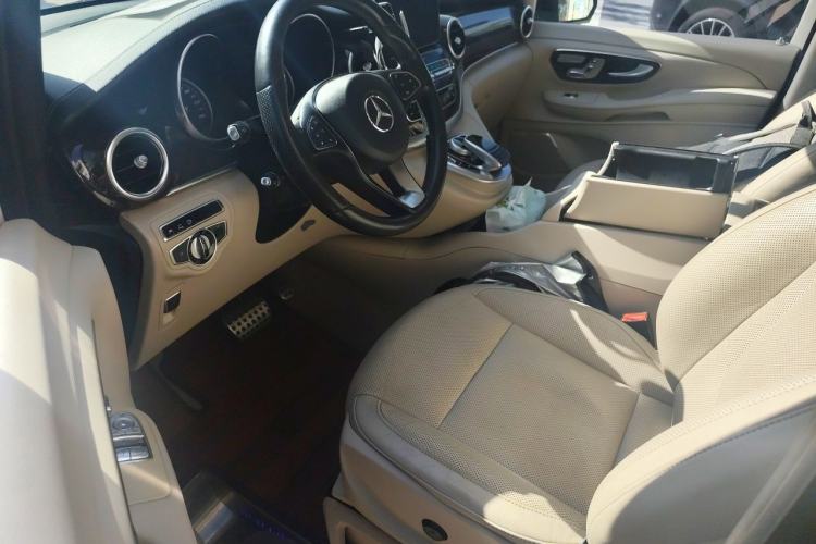 Used Mercedes-Benz V-Class 2016 V 260 L Prestige Extended Edition Left Front Seat