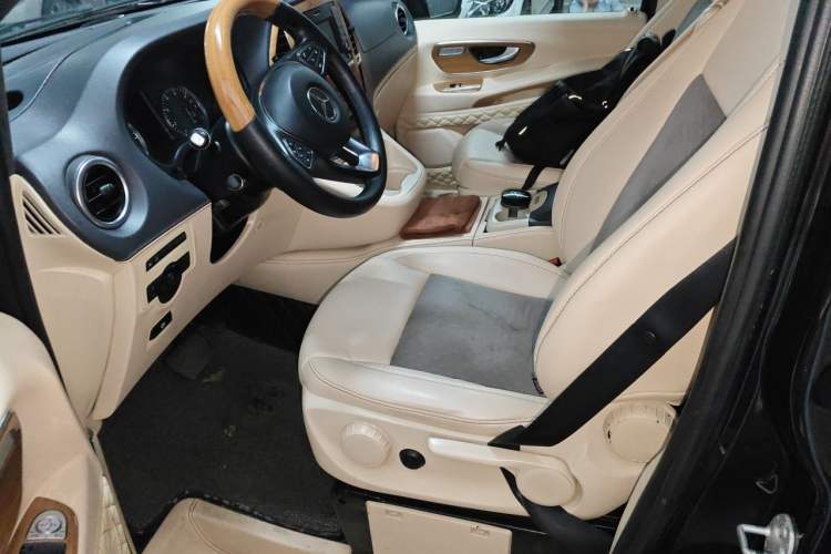 Used Mercedes-Benz V-Class  Left Front Seat