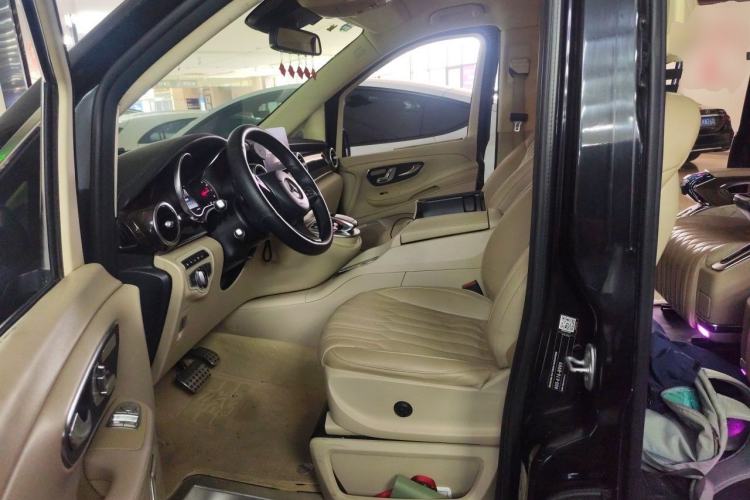 Used Mercedes-Benz V-Class 2016 V 260 L Prestige Extended Edition Left Front Seat
