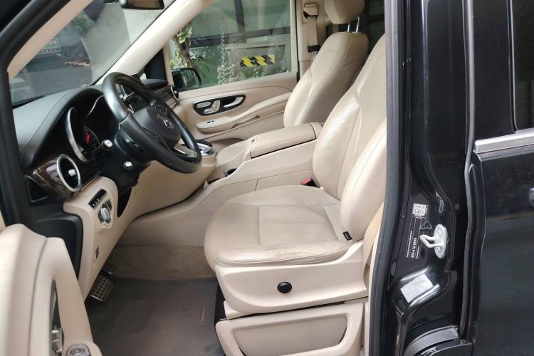 Used Mercedes-Benz V-Class 2016 V 260 L Prestige Extended Edition Left Front Seat