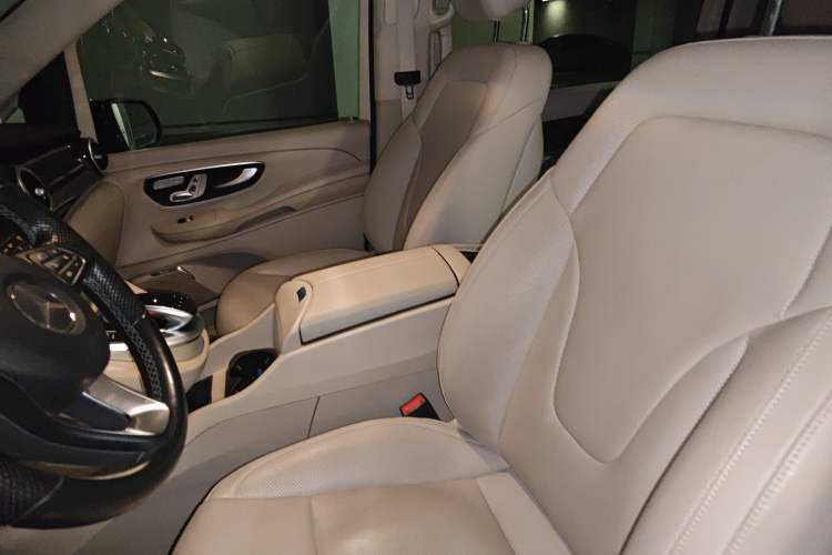 Used Mercedes-Benz V-Class 2016 V 260 L Prestige Extended Edition Left Front Seat