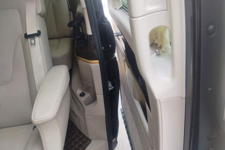 Used Mercedes-Benz V-Class 2016 V 260 L Prestige Extended Edition Left Rear Door Interior