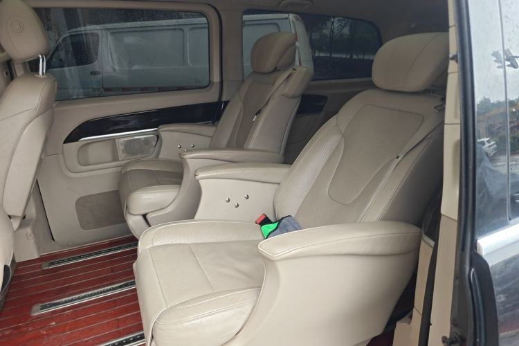 Used Mercedes-Benz V-Class 2016 V 260 L Prestige Extended Edition Left Rear Seat