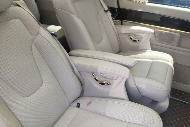 Used Mercedes-Benz V-Class 2016 V 260 L Prestige Extended Edition Left Rear Seat