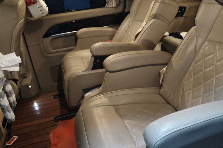 Used Mercedes-Benz V-Class 2016 V 260 Avantgarde Edition Left Rear Seat