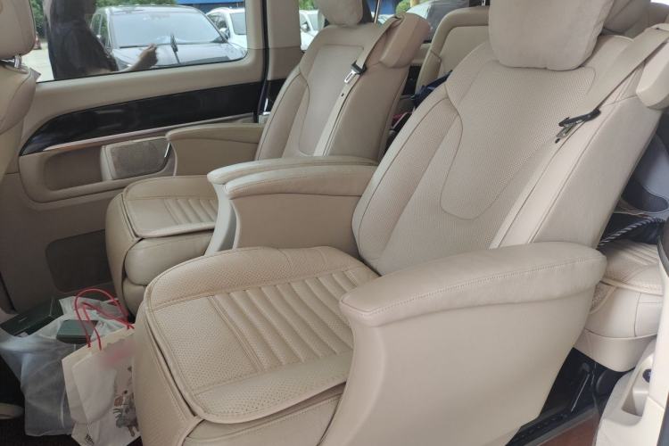 Used Mercedes-Benz V-Class 2016 V 260 Prestige Edition Left Rear Seat
