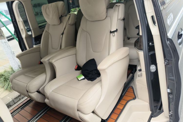 Used Mercedes-Benz V-Class 2016 V 260 L Prestige Extended Edition Left Rear Seat