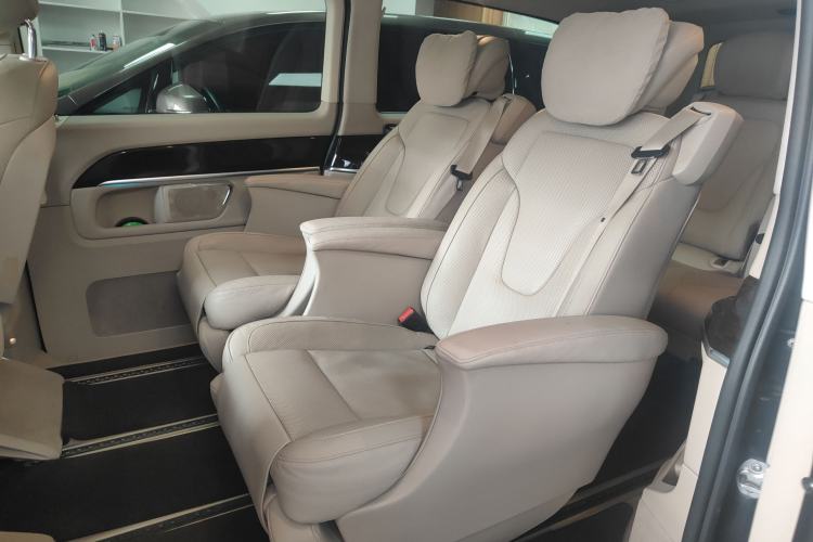 Used Mercedes-Benz V-Class 2016 V 260 L Prestige Extended Edition Left Rear Seat