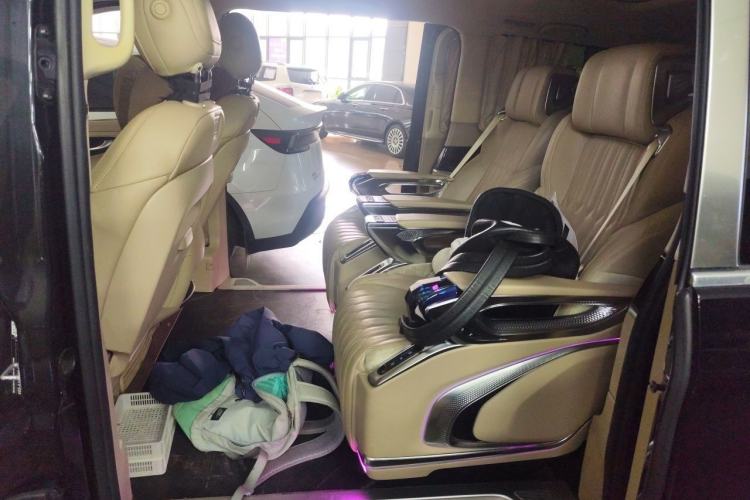 Used Mercedes-Benz V-Class 2016 V 260 L Prestige Extended Edition Left Rear Seat