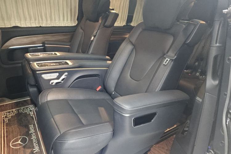Used Mercedes-Benz V-Class 2016 V 260 L Prestige Extended Edition Left Rear Seat