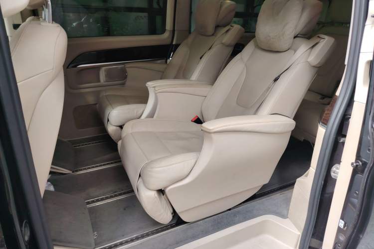 Used Mercedes-Benz V-Class 2016 V 260 L Prestige Extended Edition Left Rear Seat