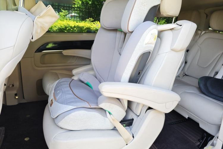 Used Mercedes-Benz V-Class 2016 V 260 Avantgarde Edition Left Rear Seat